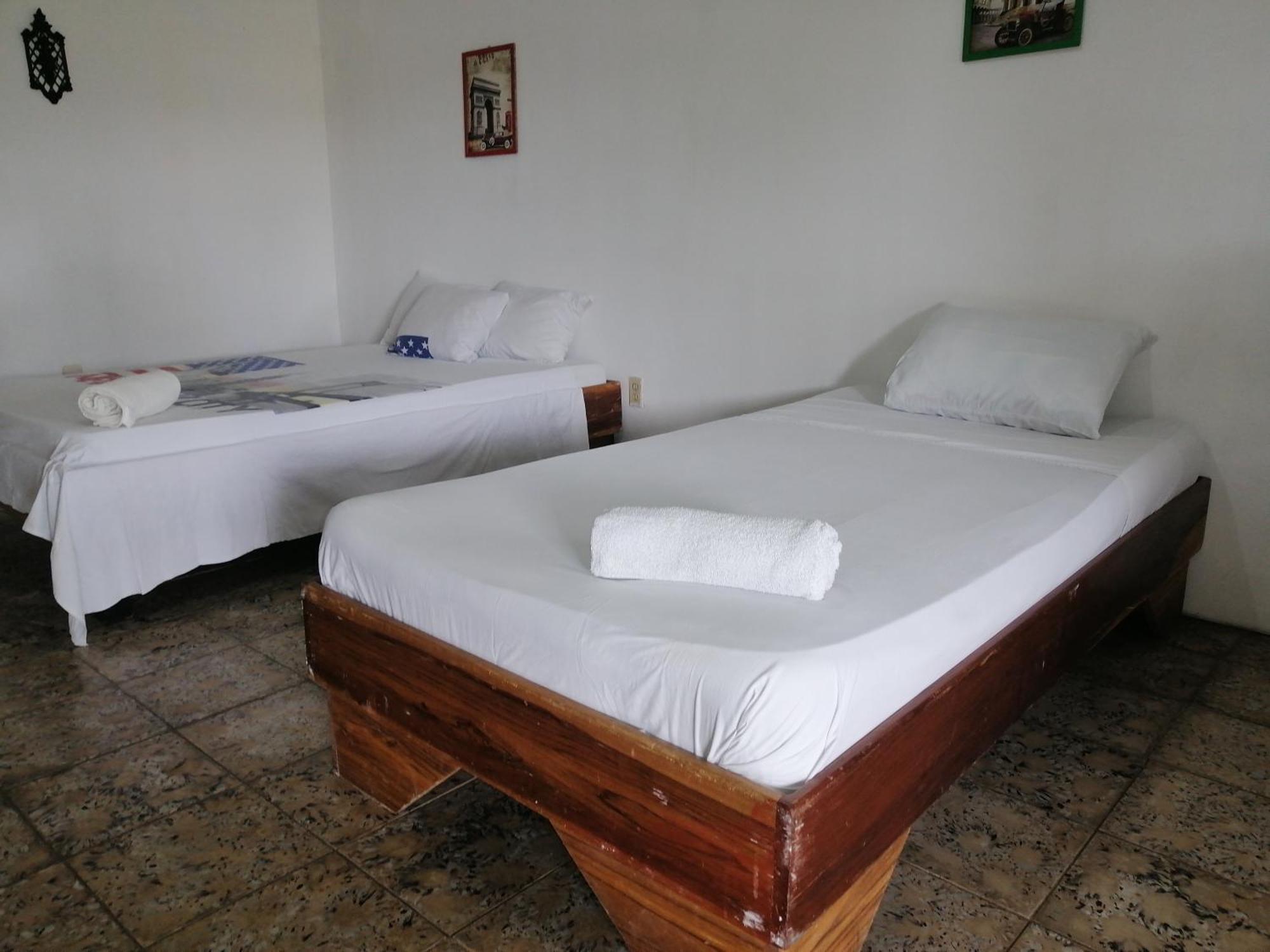 Rooms Palmeras Cahuita Esterno foto
