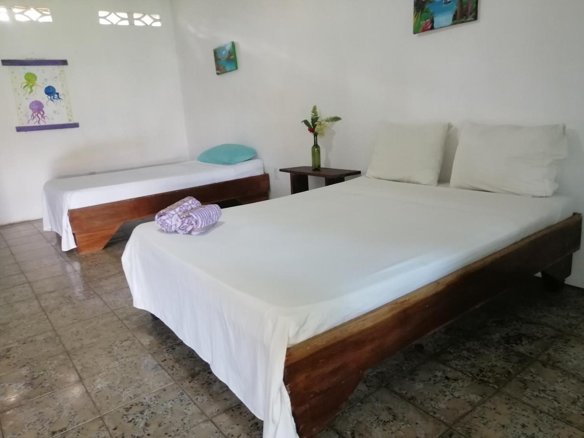 Rooms Palmeras Cahuita Esterno foto
